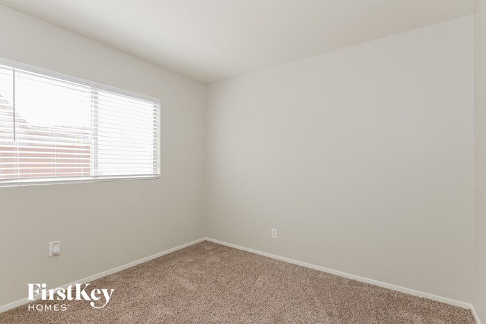 Building Photo - 528 Waterwheel Falls Dr