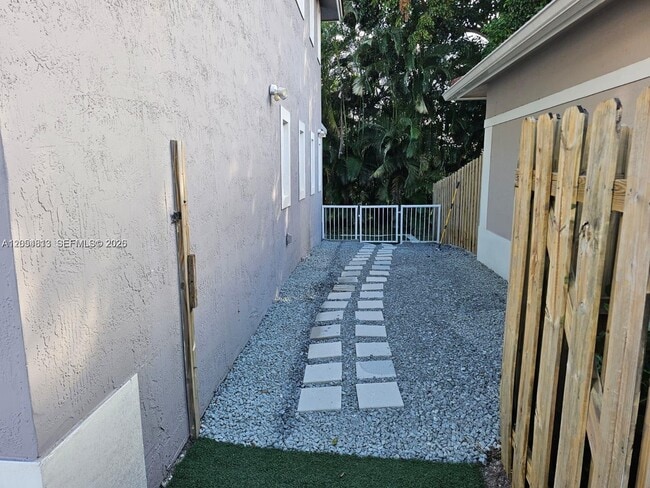 Building Photo - 5754 NW 98th Ave