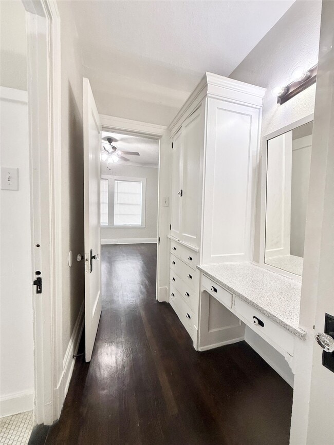 Building Photo - 3920 Fannin St