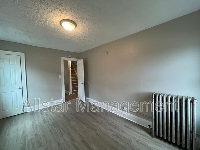 Building Photo - 13558 Cedar Rd