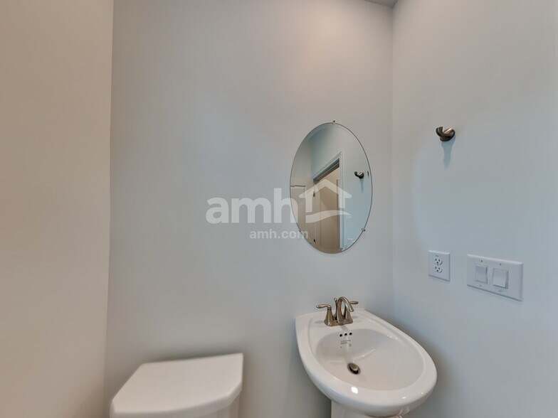 Building Photo - 866 Whatley Mill Cir SE