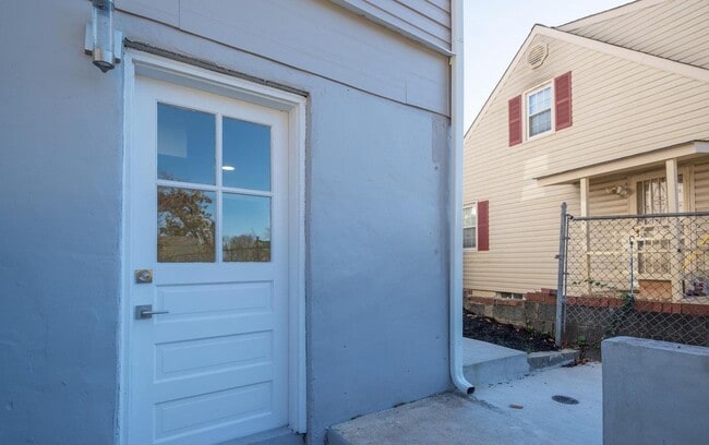 Building Photo - 5606 Elberton Pl