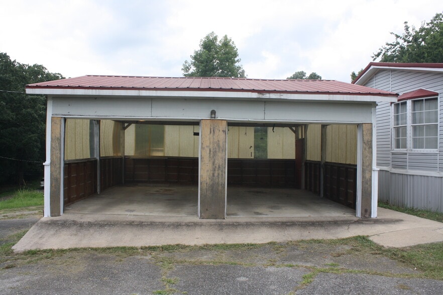 two-car garage - 3305 Peaceway Dr