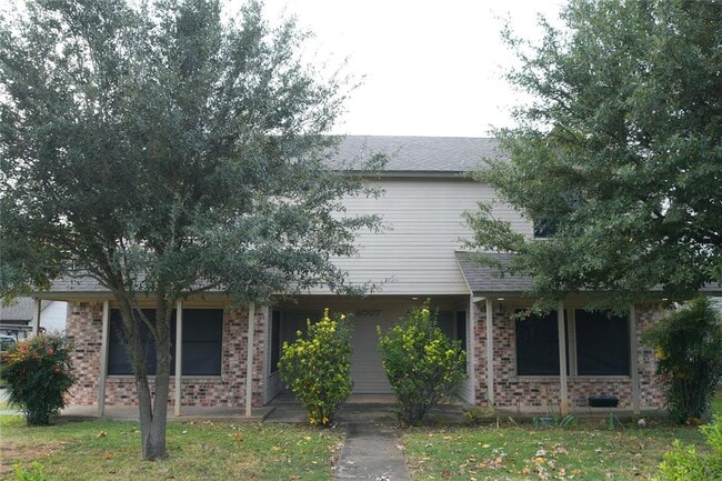 Building Photo - 3007 W Slaughter Ln