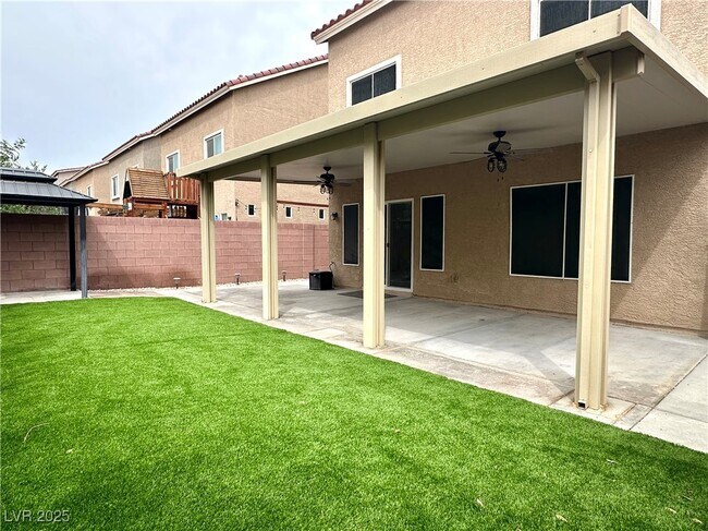 Building Photo - 6451 Amberleaf Way