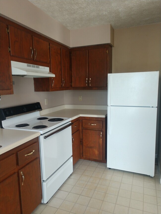 Building Photo - 709 Littlebrook Rd