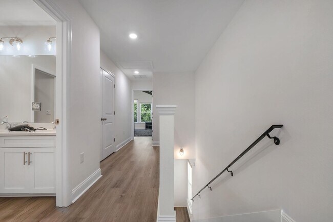 Building Photo - 458 Grand Oaks Rd