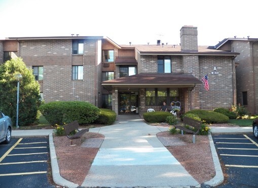 Primary Photo - Courtyard Apartments