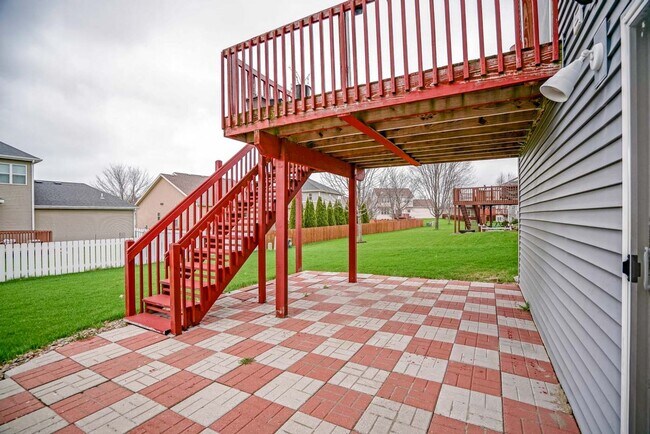 Building Photo - 818 Redan Dr