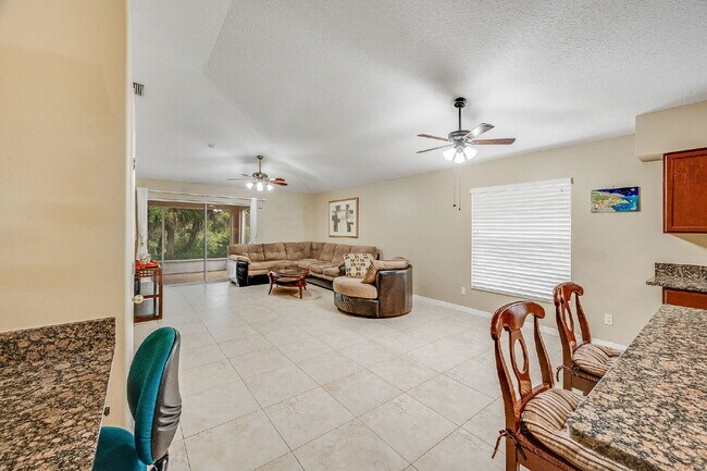 Building Photo - Spacious 3/2 with tranquil setting is waiting for you!