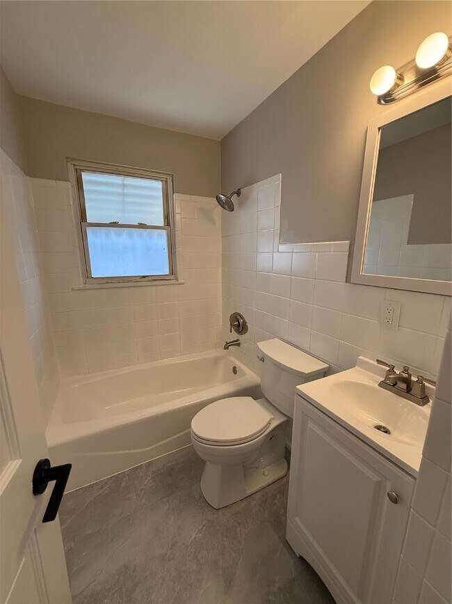 Building Photo - 7128 Yates St