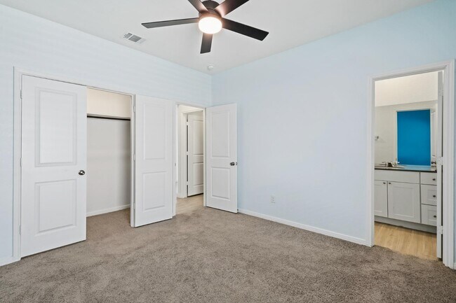 Building Photo - 5340 Cloves Cv