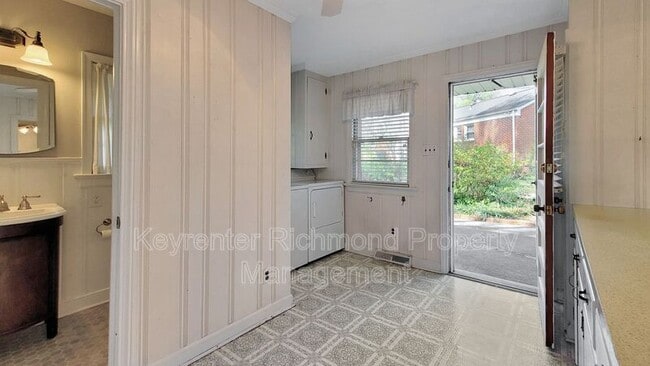 Building Photo - 5411 Windingbrook Rd