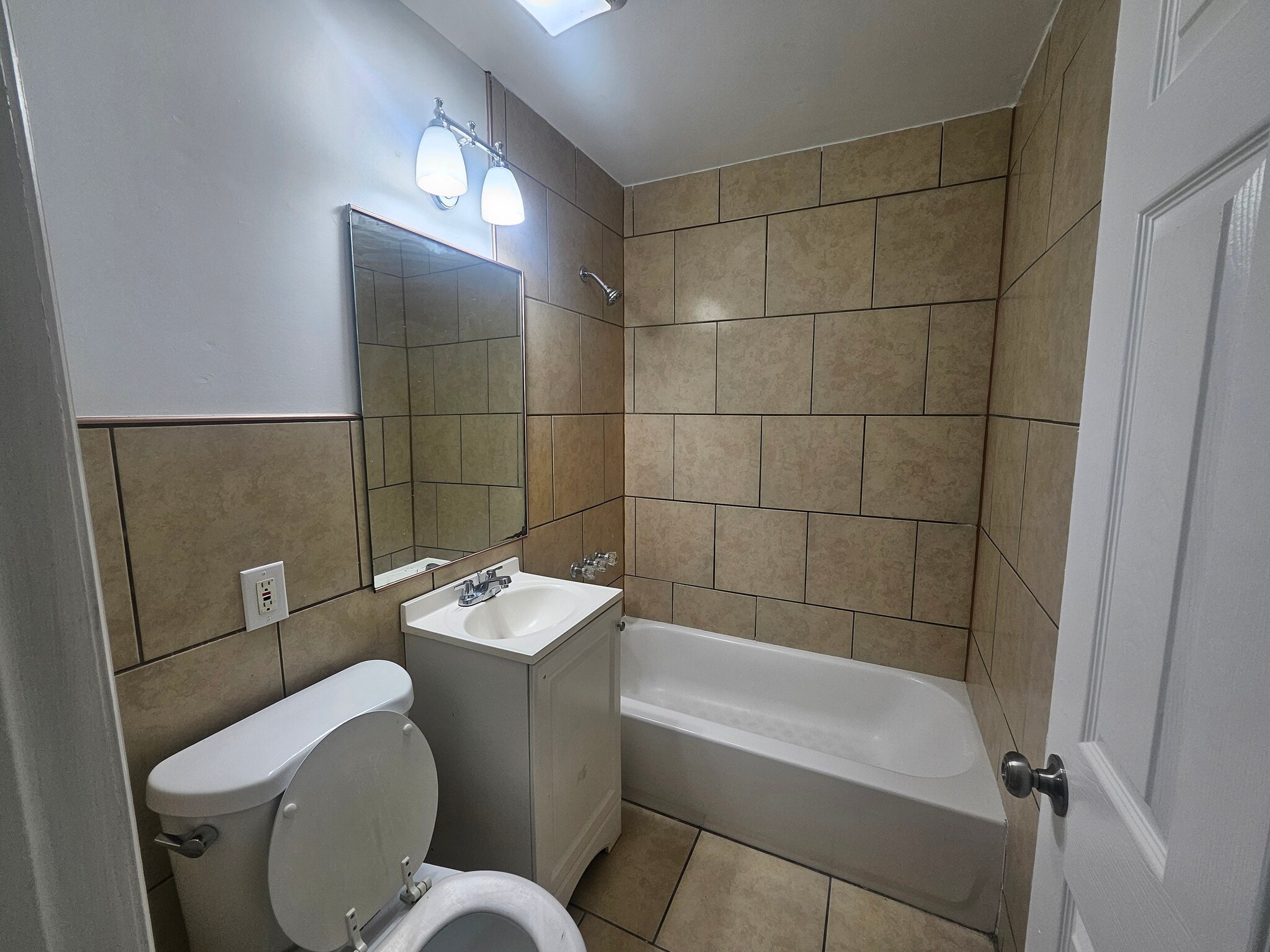 Building Photo - 7009 Old Middleburg Rd S