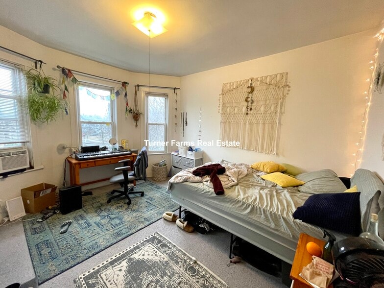 Building Photo - 530 Cambridge St