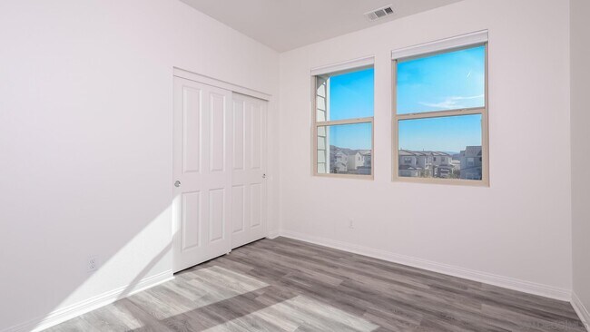 Building Photo - 1167 Calle Obsidiana
