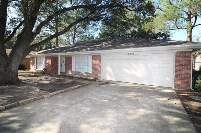 Building Photo - 2703 Peachtree Ln