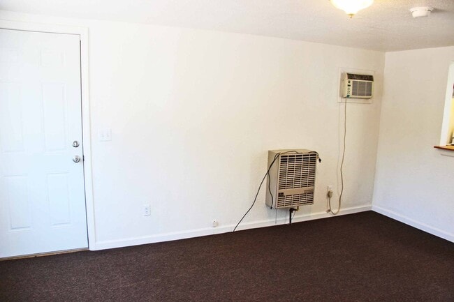 Building Photo - Nice cottage in Tuolumne