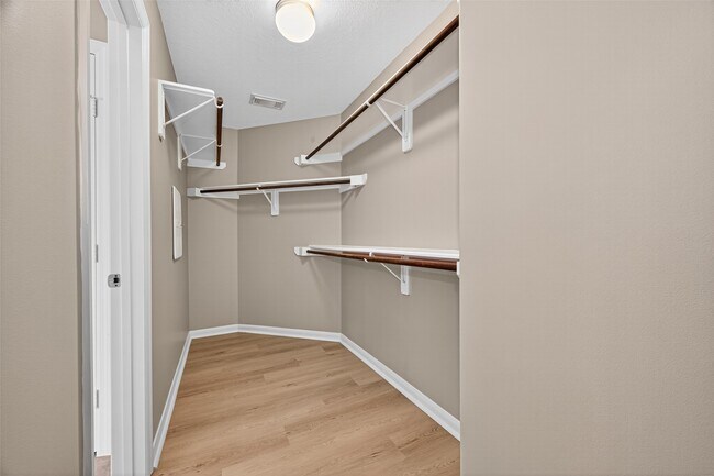 Building Photo - 21511 Venture Park Dr
