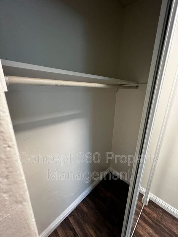 Building Photo - 475 E 61ST St