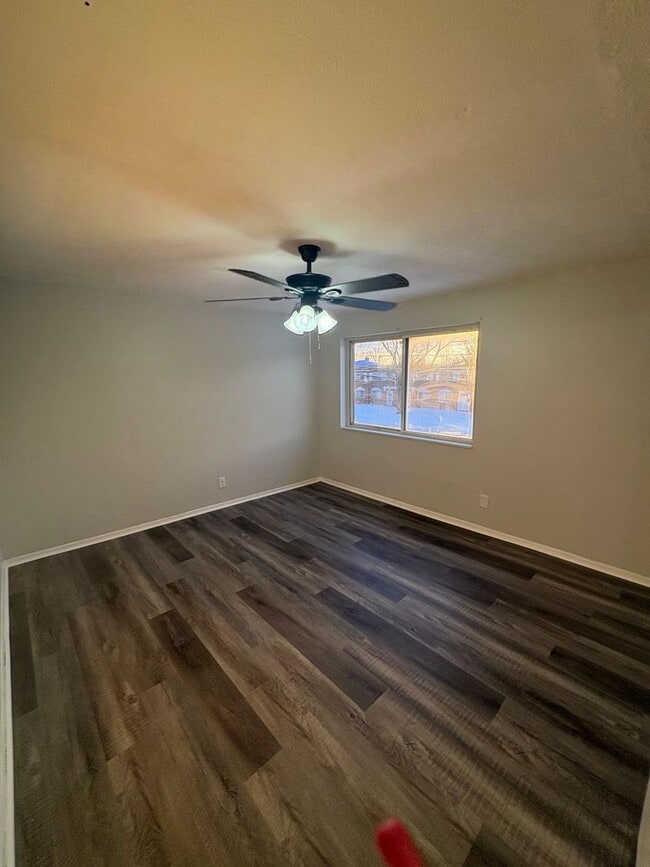 Building Photo - 5974 Glenway Dr