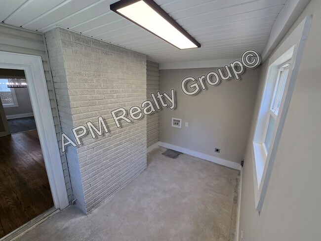 Building Photo - 1010 Denny Rd