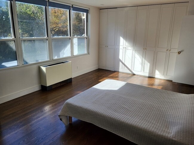 Building Photo - 125 Perkins St