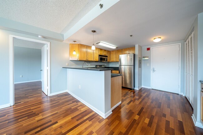 Building Photo - 759 2nd St
