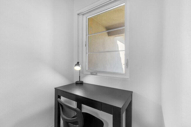 Building Photo - 52233 Rosewood Ln