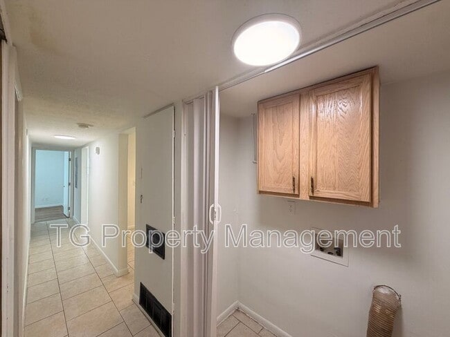 Building Photo - 6631 Bo Peep Dr N