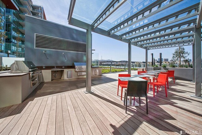 Building Photo - 718 Long Bridge St