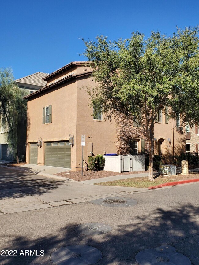 Building Photo - 2639 S Harmony Ave
