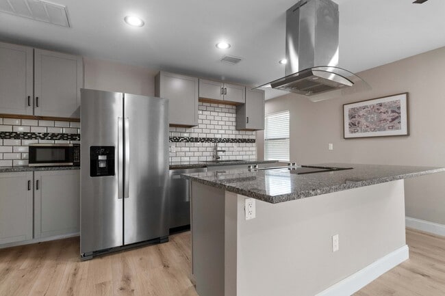 Building Photo - 1815-1812 12th St S