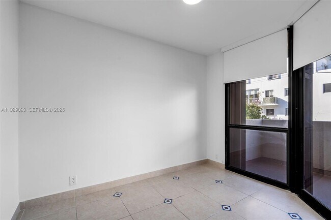 Building Photo - 121 Crandon Blvd