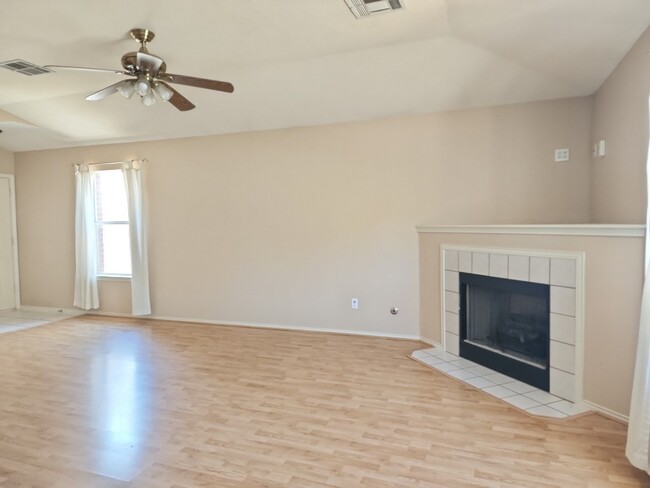 Building Photo - 3642 Windhill Loop
