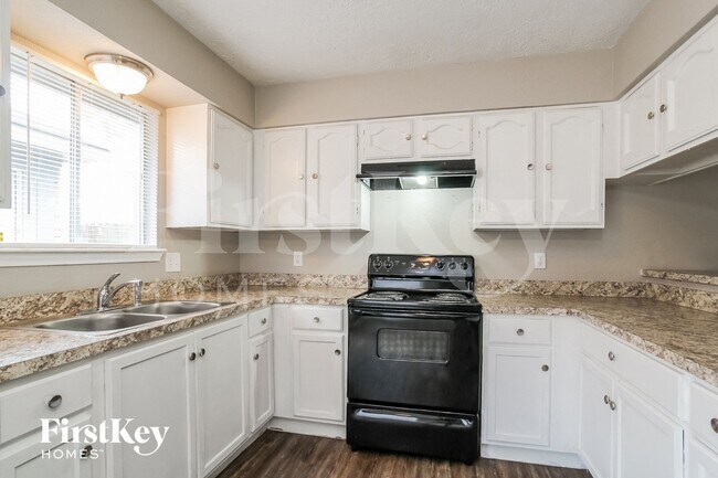 Building Photo - 12703 Enchanted Path Dr