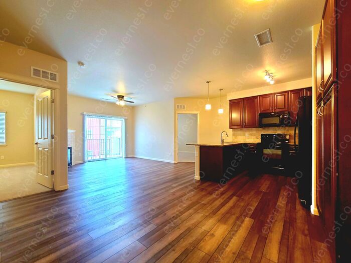 Building Photo - 1144 Rockhurst Dr