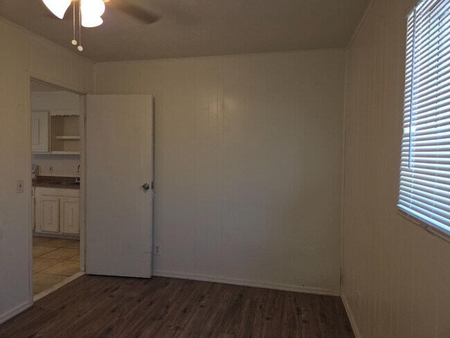 Building Photo - 288 N Cactus Rd