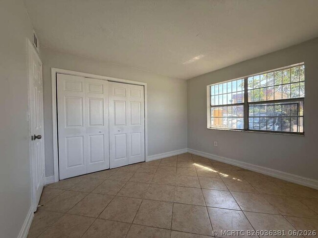 Building Photo - 516 NW 179th St