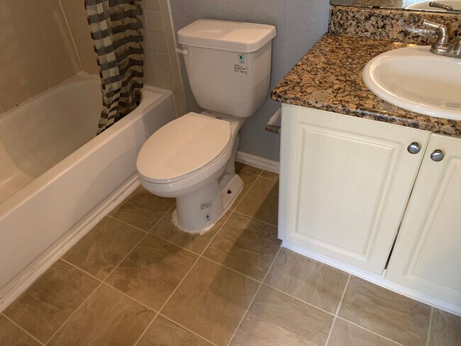 Building Photo - 2550 N Alafaya Trail