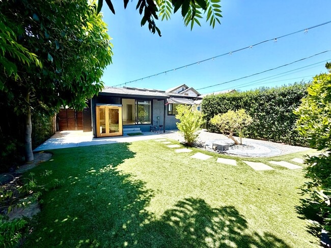 Building Photo - Beautiful Newly Renovated 3BD 2BA