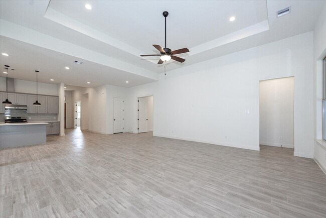 Building Photo - 4790 W Fork Blvd