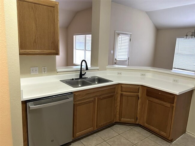 Building Photo - 13915 Randalstone Dr