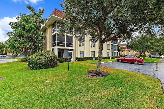 Building Photo - 5570 Tamberlane Cir