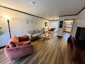 Building Photo - 7900 Westheimer Rd