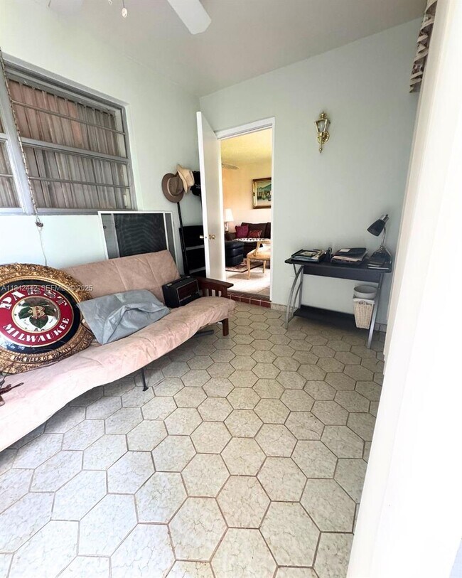 Building Photo - 7787 Golf Cir Dr