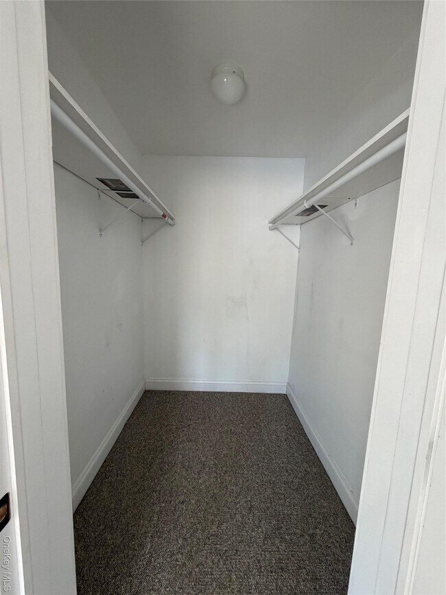 Building Photo - 43 James St