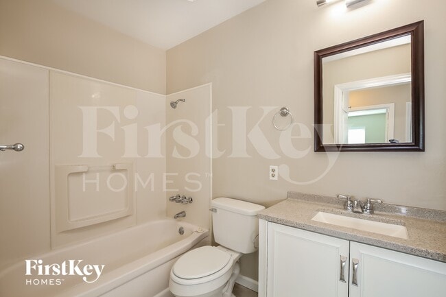 Building Photo - 5925 Pebble Beach Blvd