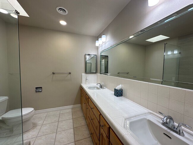 Building Photo - Newly Remodeled | 4 Bedrooms (2 Masters) |...
