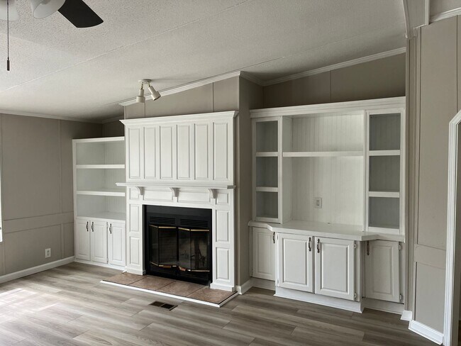 Building Photo - NO SECURITY DEPOSIT SPECIAL! Three Bedroom Home on 5 Acres in Guyton